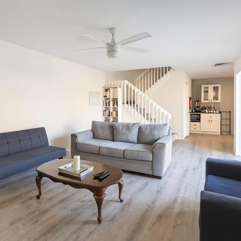 7117 71st Way, West Palm Beach, FL 33407