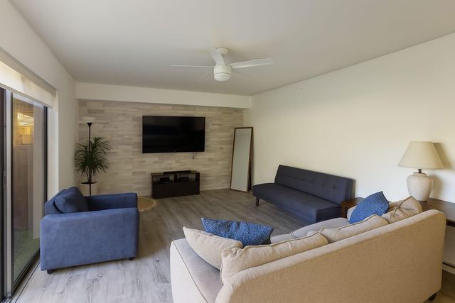 7117 71st Way, West Palm Beach, FL 33407