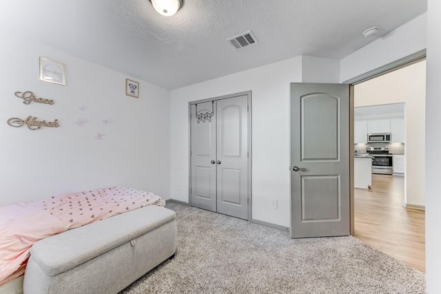 204 Shoreview Drive, Conroe, TX 77303