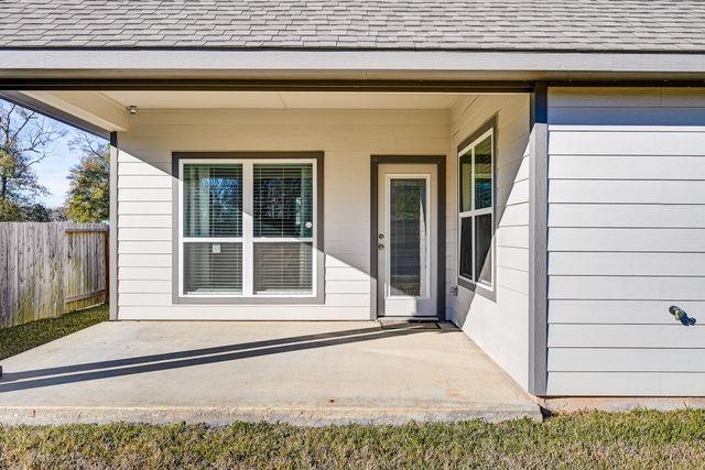 204 Shoreview Drive, Conroe, TX 77303