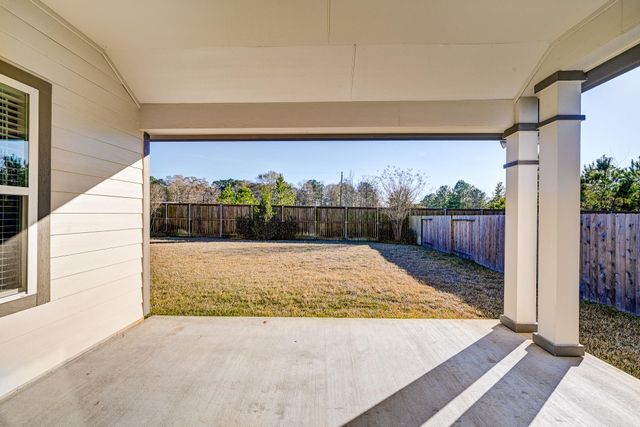 204 Shoreview Drive, Conroe, TX 77303