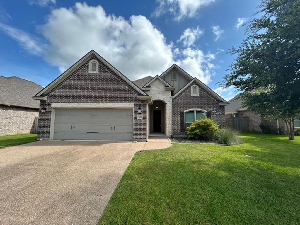 15623 Shady Brook Lane, College Station, TX 77845