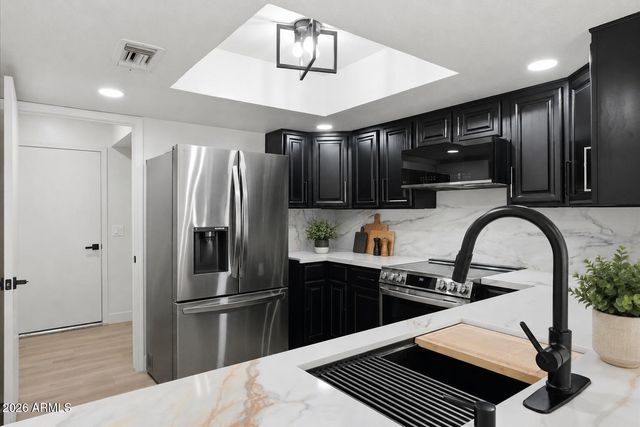 609 N GRANITE Street, Gilbert, AZ 85234