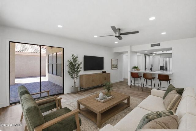 609 N GRANITE Street, Gilbert, AZ 85234