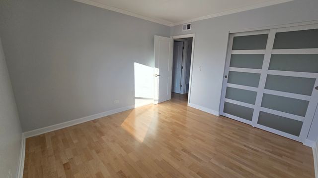 6330 Lincoln Avenue 4J, Morton Grove, IL 60053