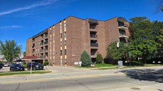 6330 Lincoln Avenue 4J, Morton Grove, IL 60053