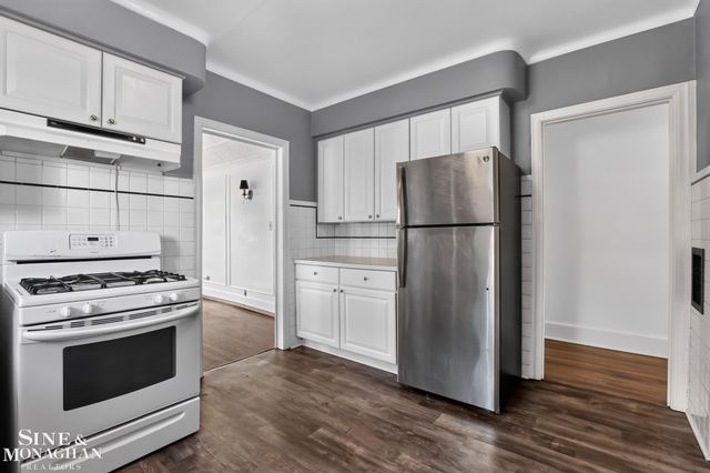 943 Harcourt Road, Grosse Pointe Park, MI 48230
