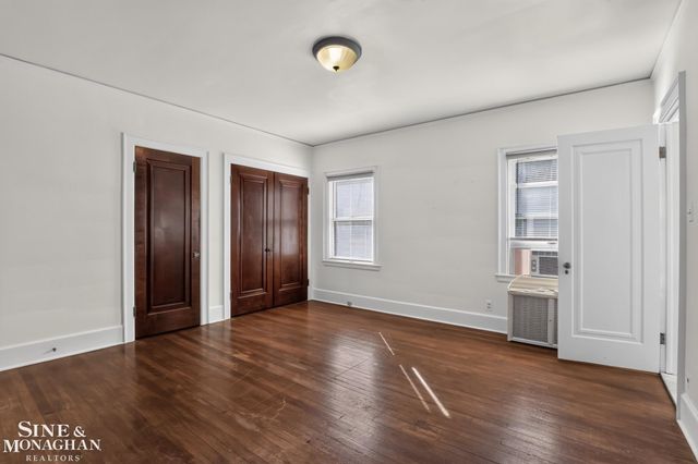 943 Harcourt Road, Grosse Pointe Park, MI 48230