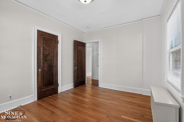 943 Harcourt Road, Grosse Pointe Park, MI 48230