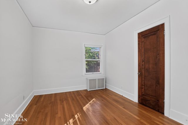 943 Harcourt Road, Grosse Pointe Park, MI 48230