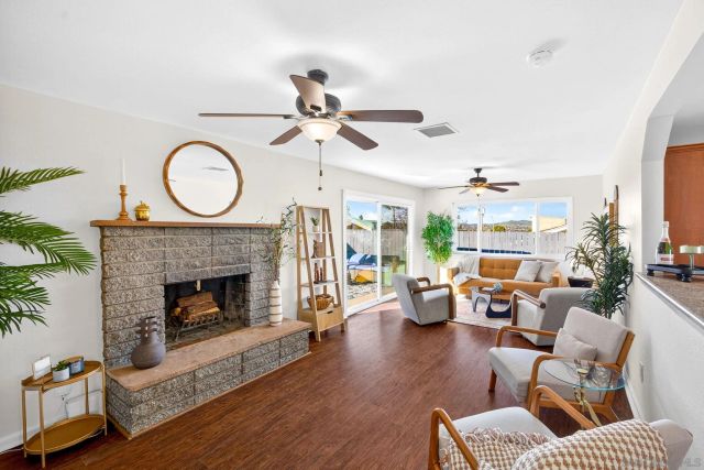 8450 Angila Dr, Santee, CA 92071