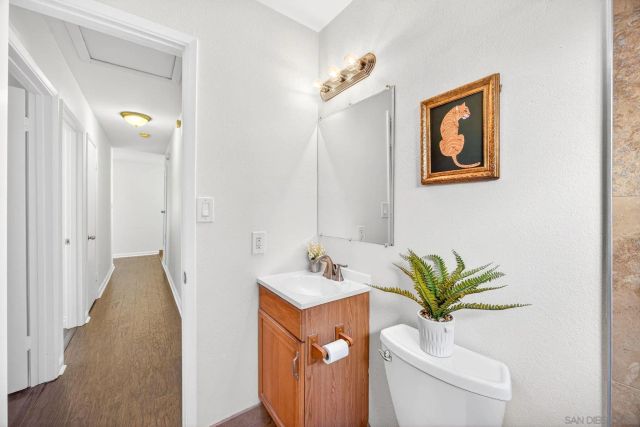 8450 Angila Dr, Santee, CA 92071