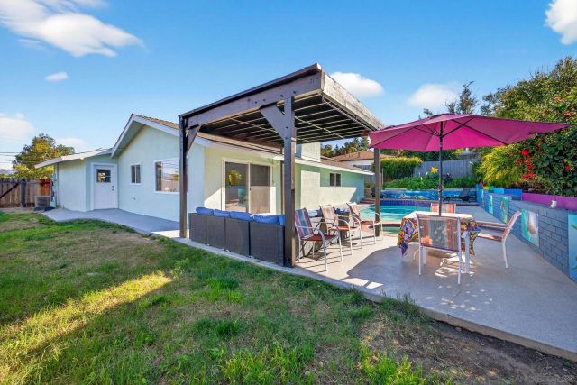 8450 Angila Dr, Santee, CA 92071