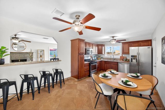 8450 Angila Dr, Santee, CA 92071