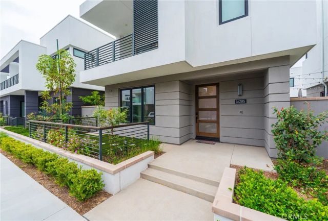 16285 Veterans, Tustin, CA 92782