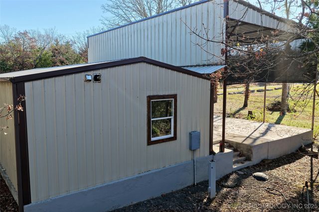 233 Betty Road, Eufaula, OK 74432