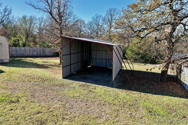 233 Betty Road, Eufaula, OK 74432