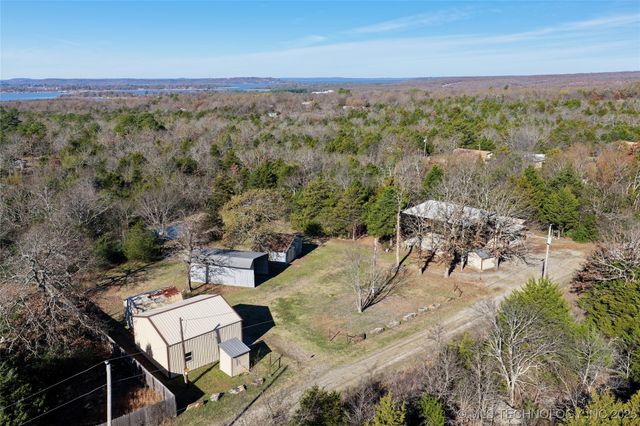 233 Betty Road, Eufaula, OK 74432