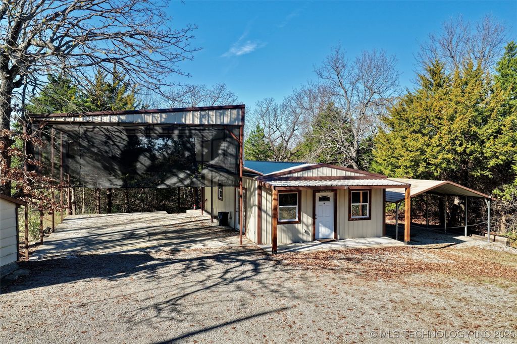 233 Betty Road, Eufaula, OK 74432