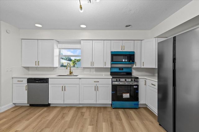 8379 SE Camellia Drive, Hobe Sound, FL 33455