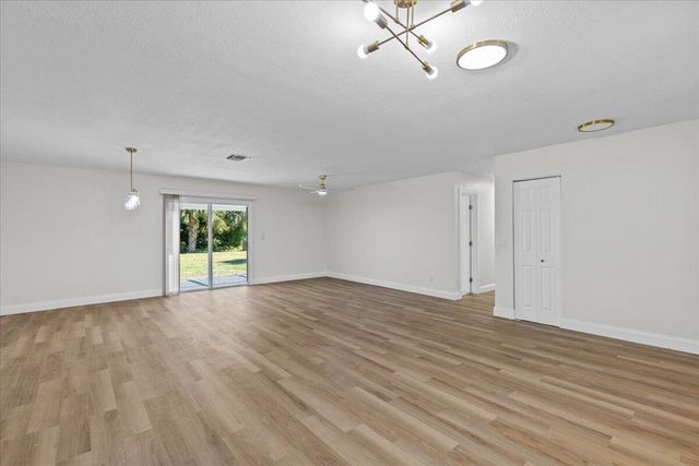 8379 SE Camellia Drive, Hobe Sound, FL 33455