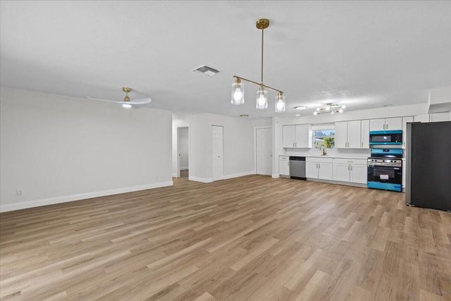 8379 SE Camellia Drive, Hobe Sound, FL 33455