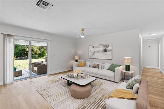 8379 SE Camellia Drive, Hobe Sound, FL 33455