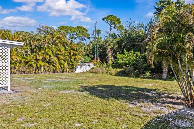 8379 SE Camellia Drive, Hobe Sound, FL 33455