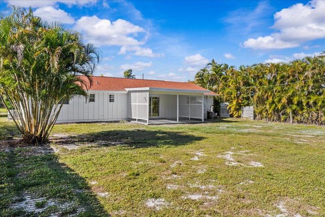 8379 SE Camellia Drive, Hobe Sound, FL 33455