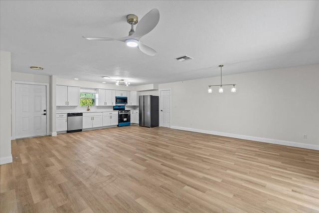 8379 SE Camellia Drive, Hobe Sound, FL 33455