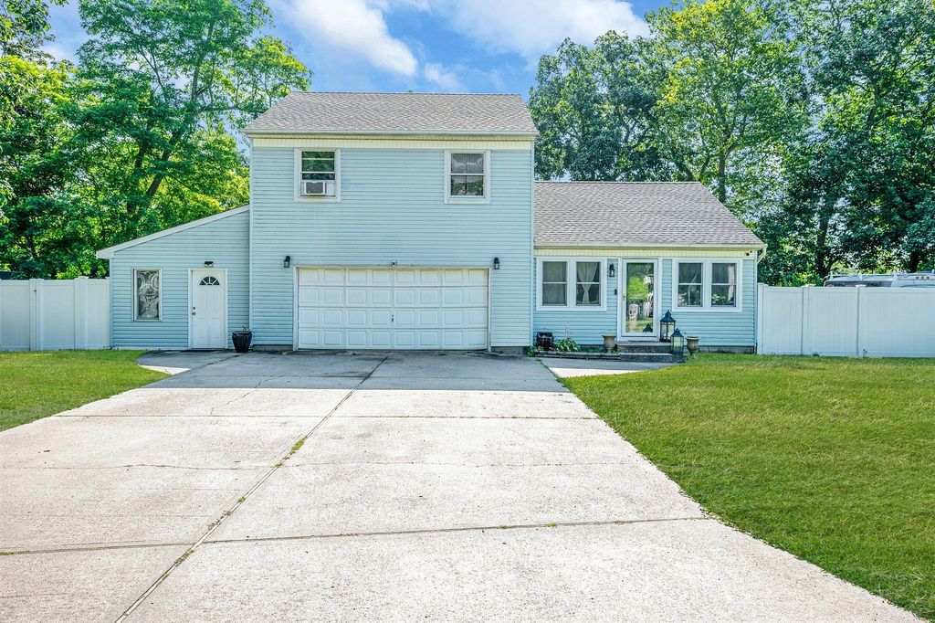 109 Laurelton Drive, Mastic Beach, NY 11951