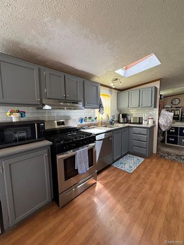 195 Apollo, Flushing, MI 48433