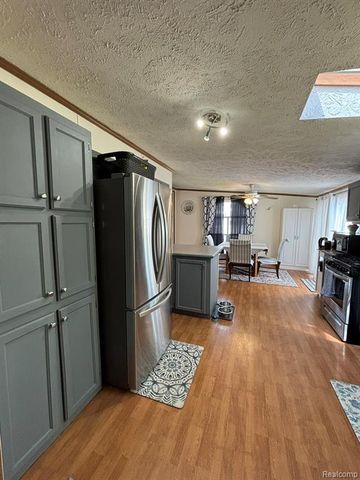 195 Apollo, Flushing, MI 48433