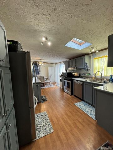 195 Apollo, Flushing, MI 48433