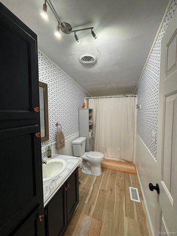195 Apollo, Flushing, MI 48433