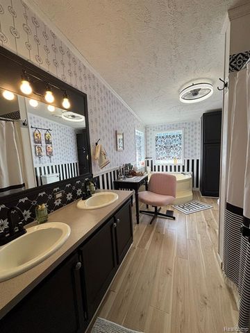 195 Apollo, Flushing, MI 48433