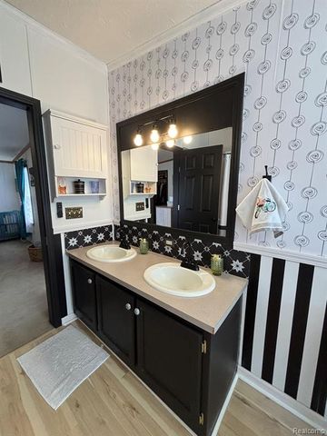 195 Apollo, Flushing, MI 48433