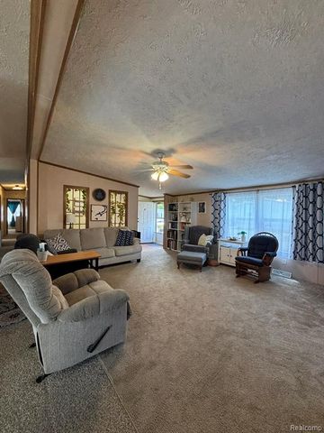 195 Apollo, Flushing, MI 48433