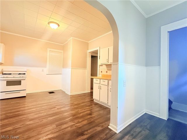 1147 Newton Street, Akron, OH 44305