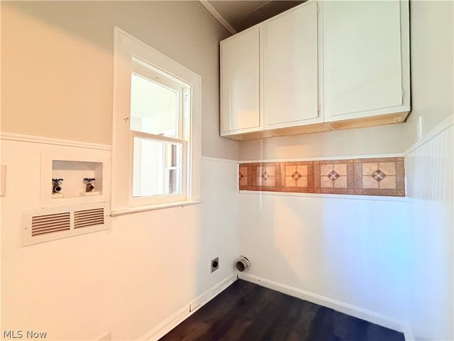 1147 Newton Street, Akron, OH 44305