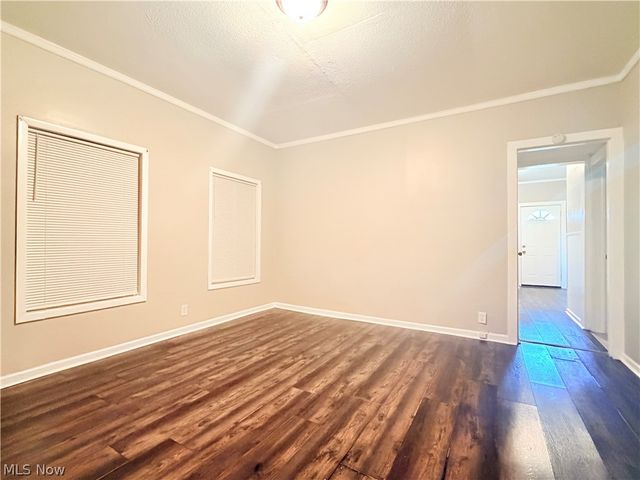 1147 Newton Street, Akron, OH 44305