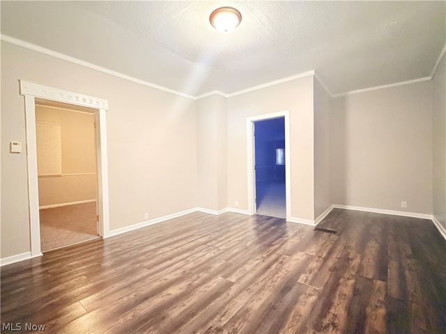 1147 Newton Street, Akron, OH 44305