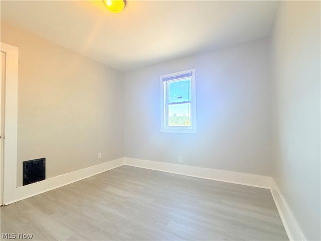 1147 Newton Street, Akron, OH 44305