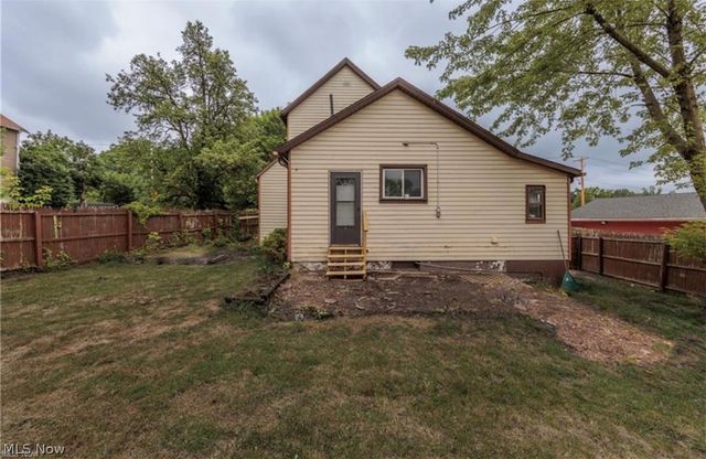 1147 Newton Street, Akron, OH 44305