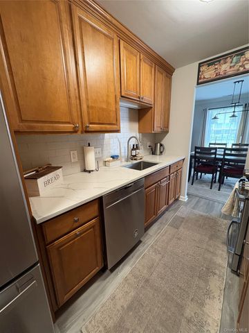 600 Commons Way E, Fishkill, NY 12524