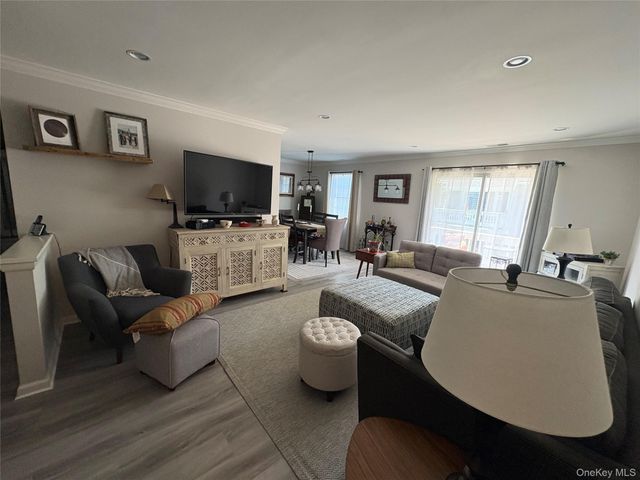600 Commons Way E, Fishkill, NY 12524