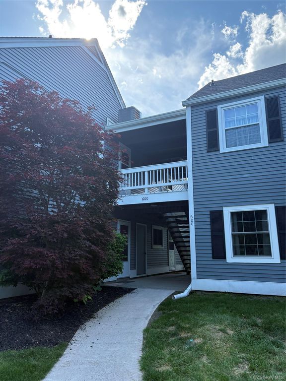 600 Commons Way E, Fishkill, NY 12524