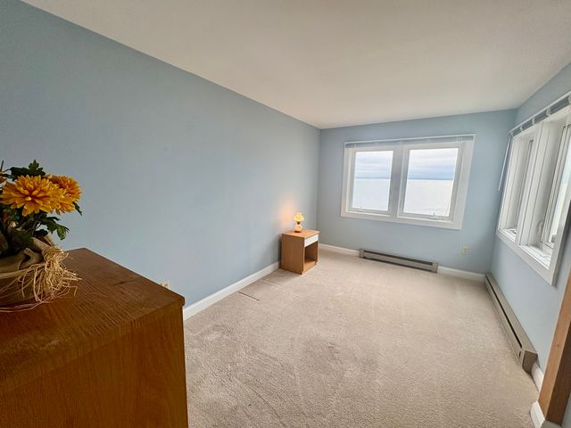 2 Cambridge Court, East Haven, CT 06512