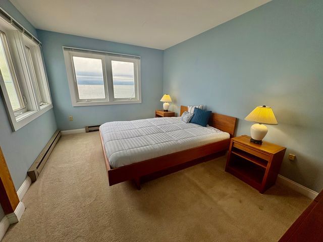 2 Cambridge Court, East Haven, CT 06512