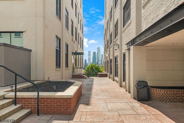 518 Gregory Ave 425 425, Weehawken Twp., NJ 07086
